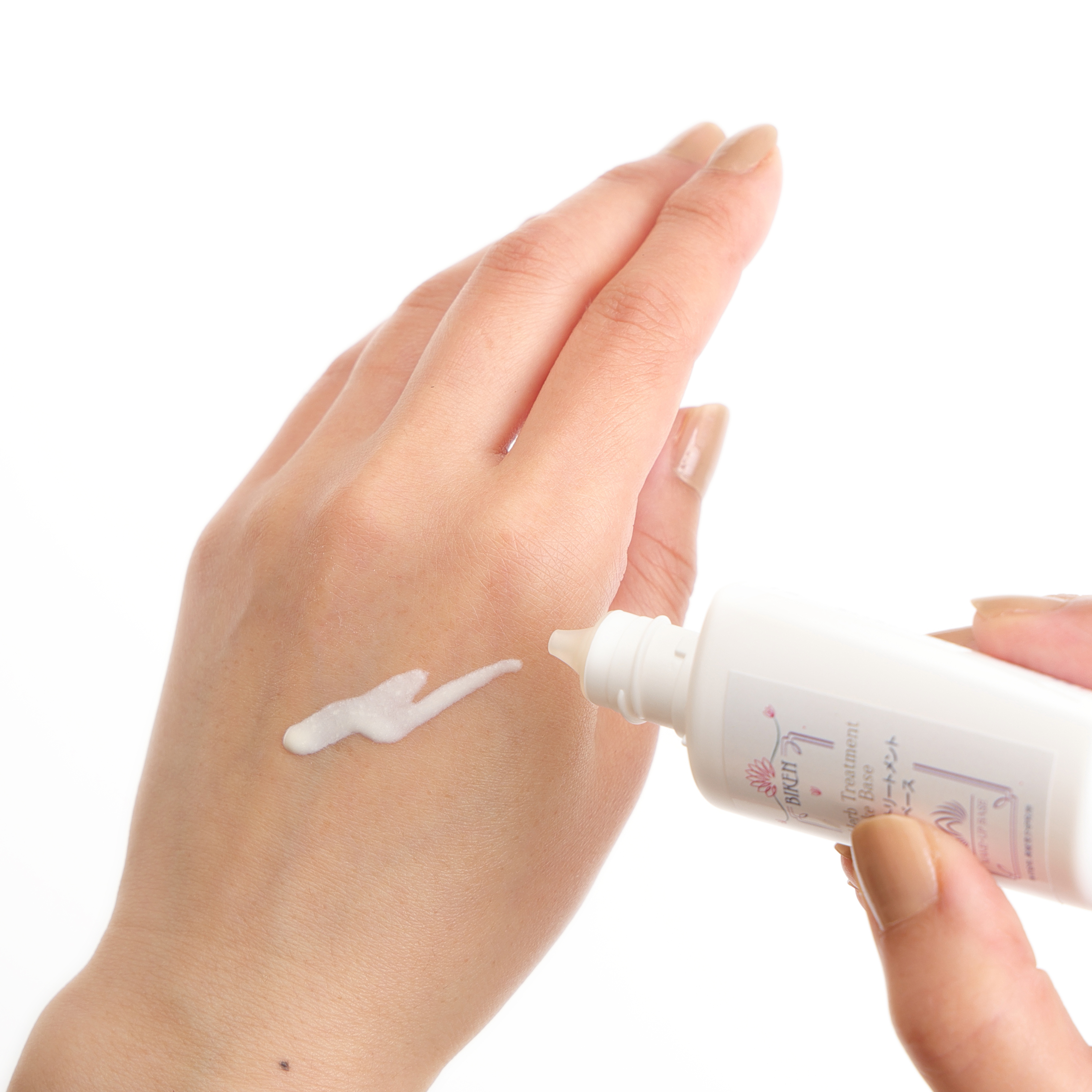 UV ハーブ トリートメント メイクベース (ボタニカル日焼け止め兼化粧下地)