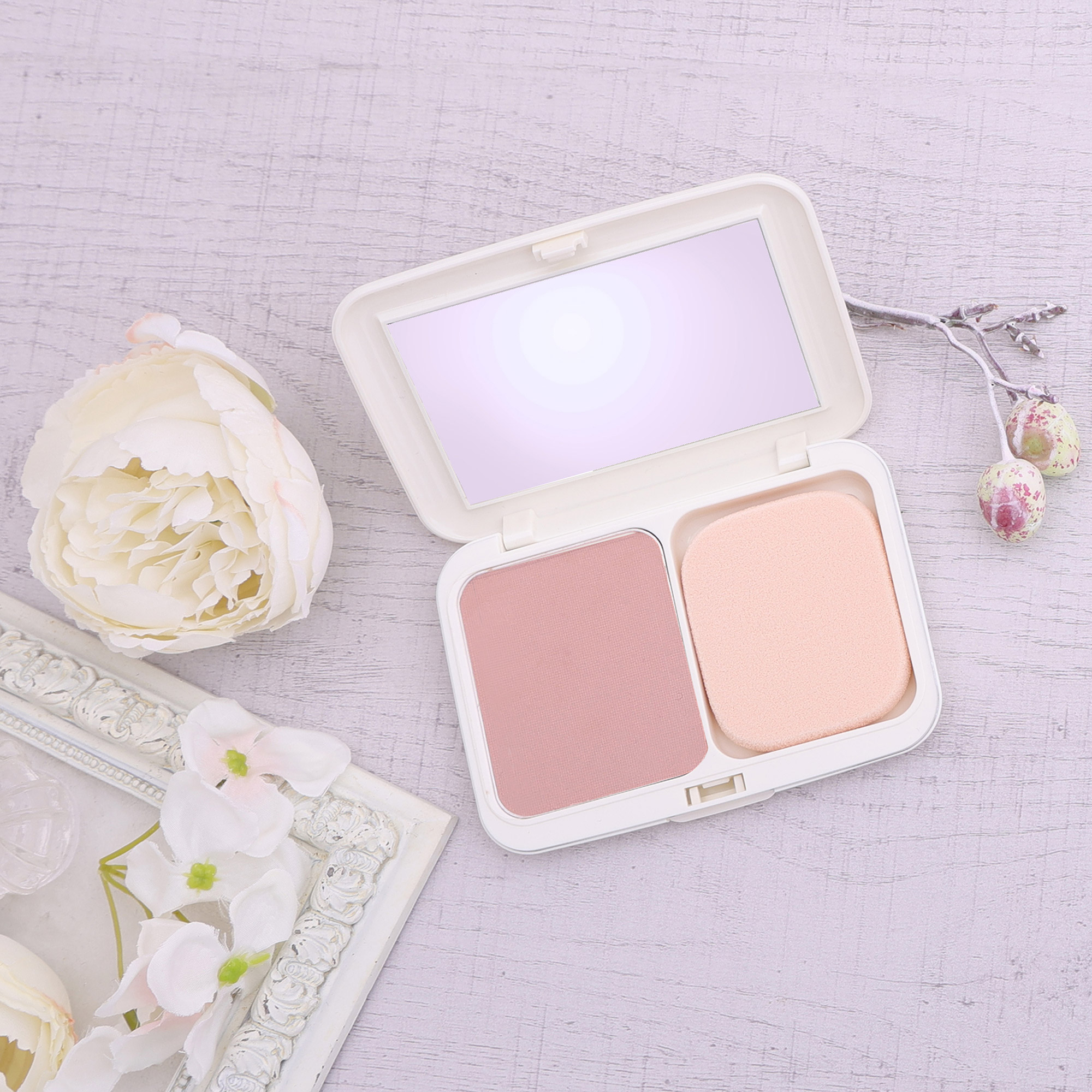 UV ハーブ トリートメント パクト (コラーゲン配合UVカットファンデーション)